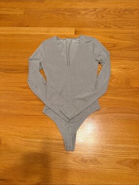 Abercrombie & Fitch Silver Lurex V-Notch Long-Sleeve Bodysuit